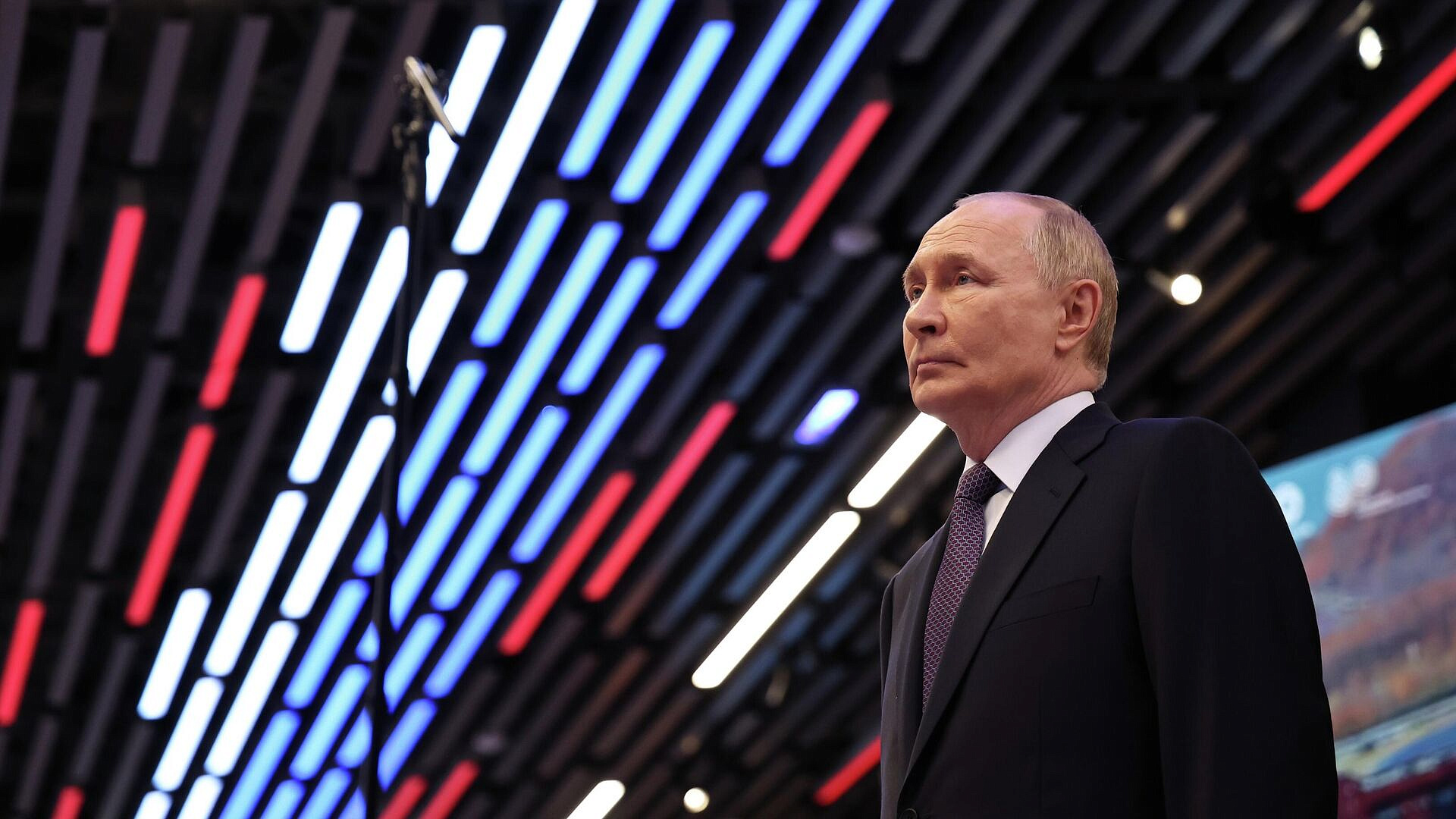 Испанское новостное агентство назвало Путина президентом США