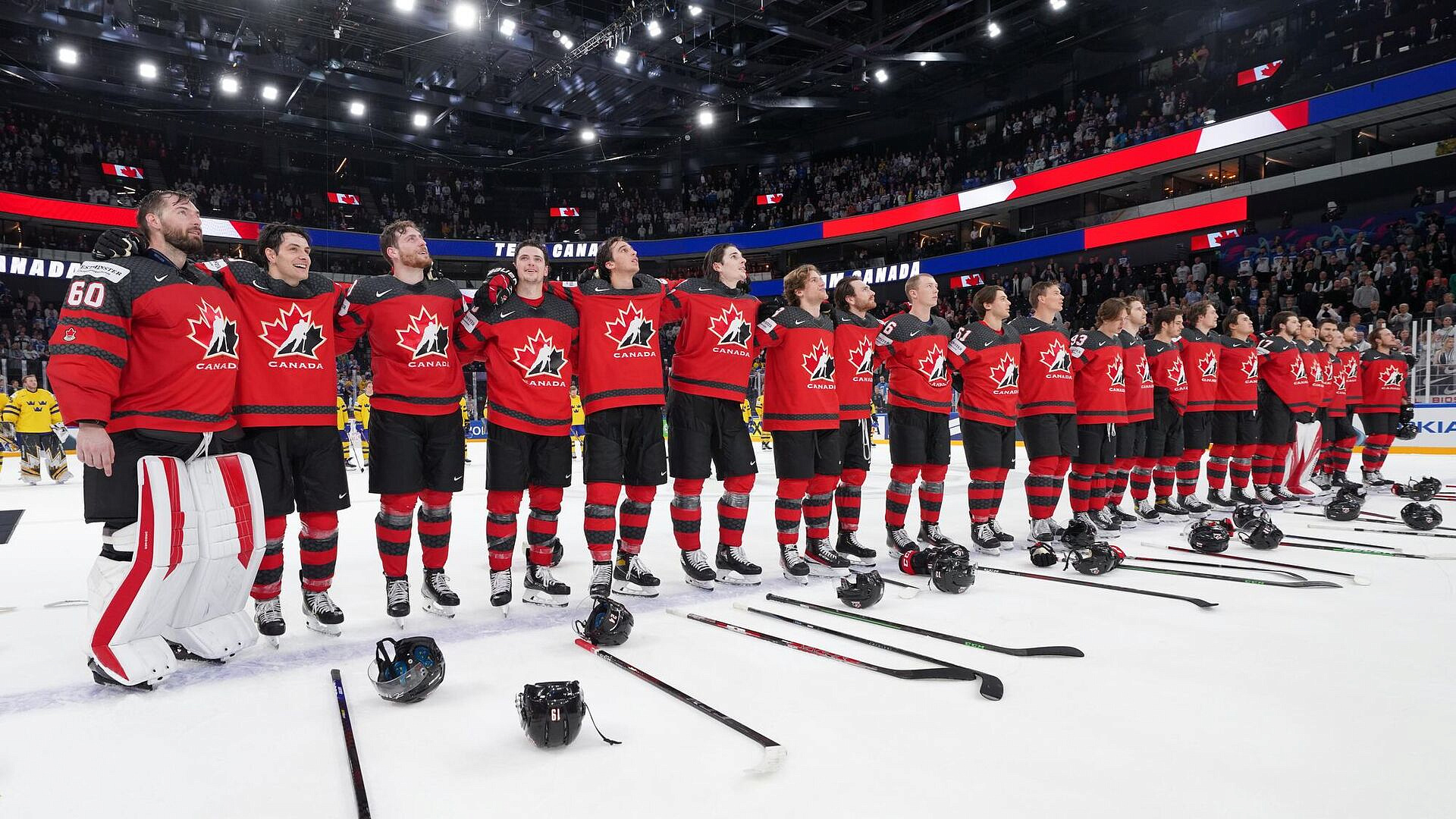 Сборная Канады по хоккею победила французов со счетом 10:2 на Олимпиаде