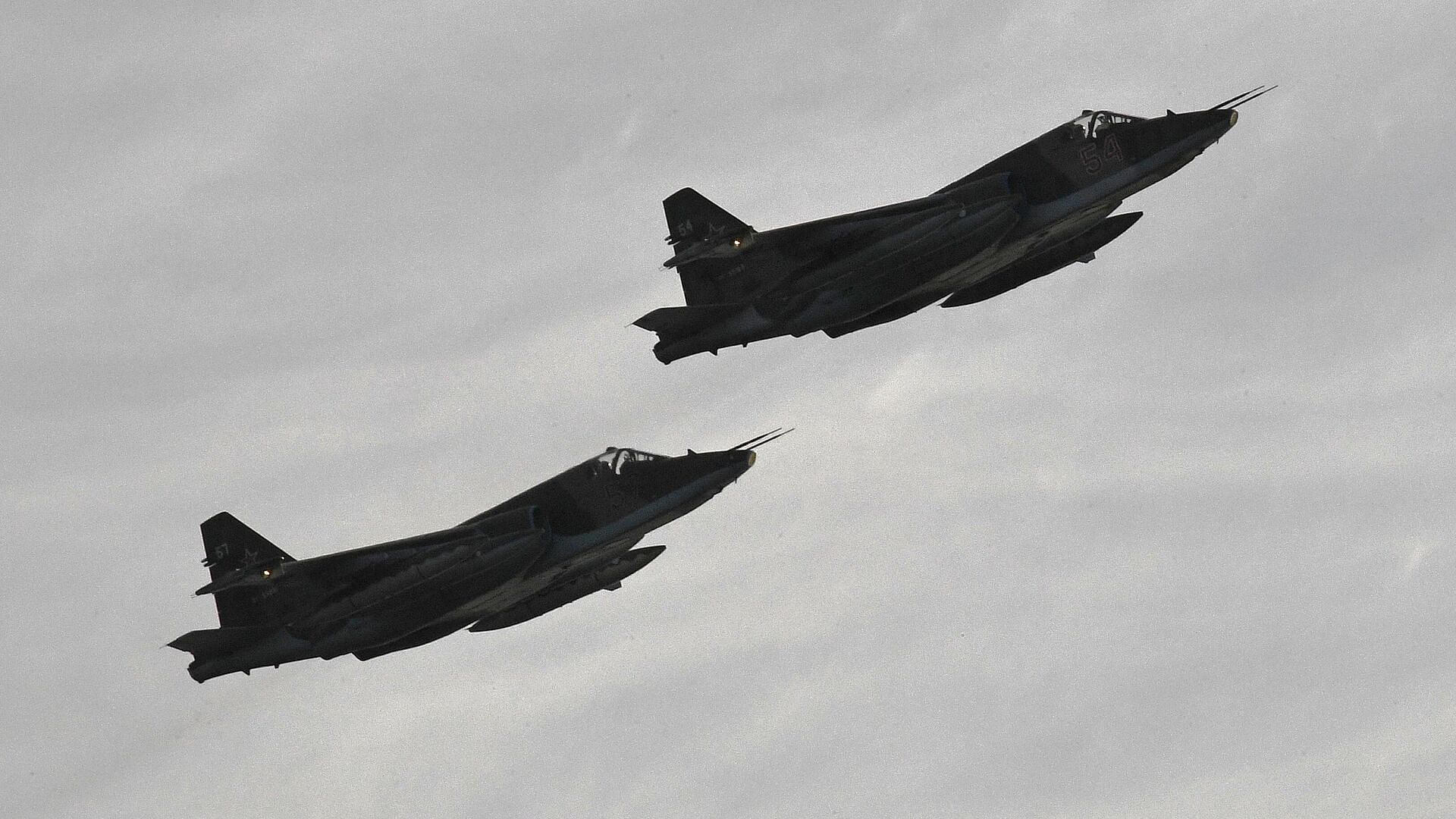 Экипажи Су-25 нанесли удары по технике ВСУ в Курской области