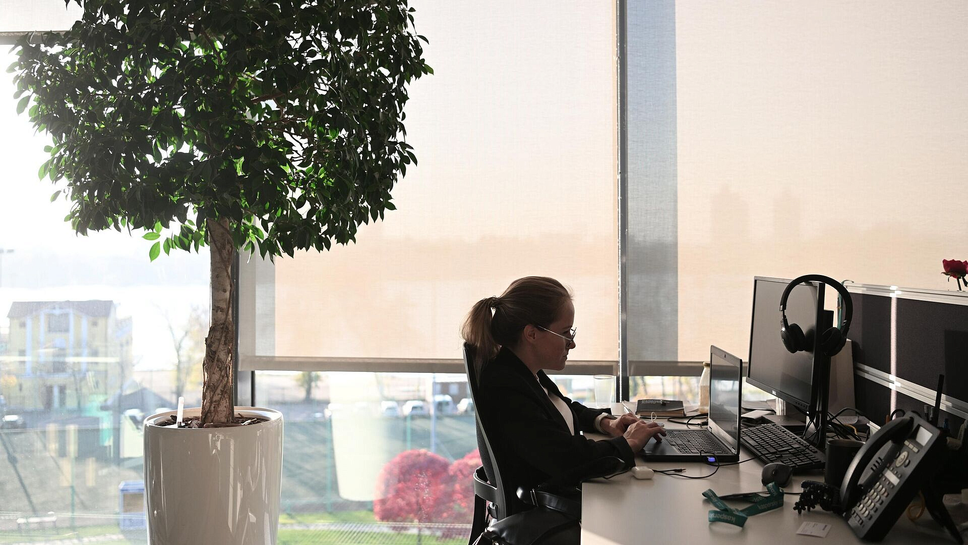 Рекордное число россиян будут работать во время майских праздников