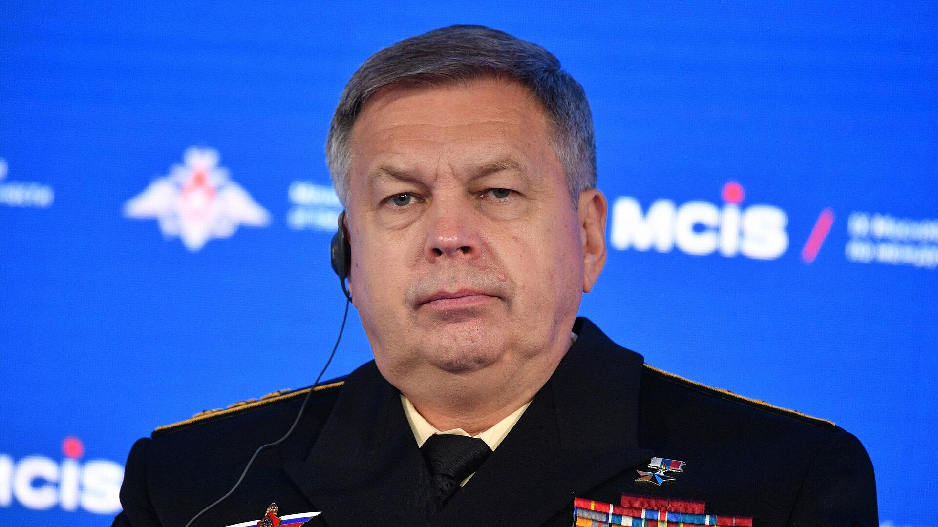 Патриарх Кирилл наградил адмирала Костюкова орденом Димитрия Донского