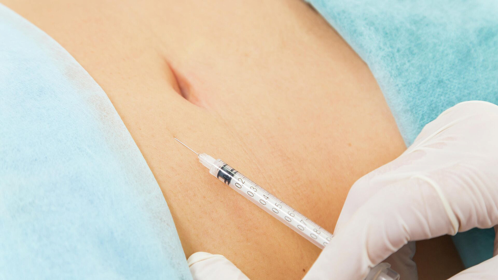 Врач предупредил о рисках уколов для сжигания жира