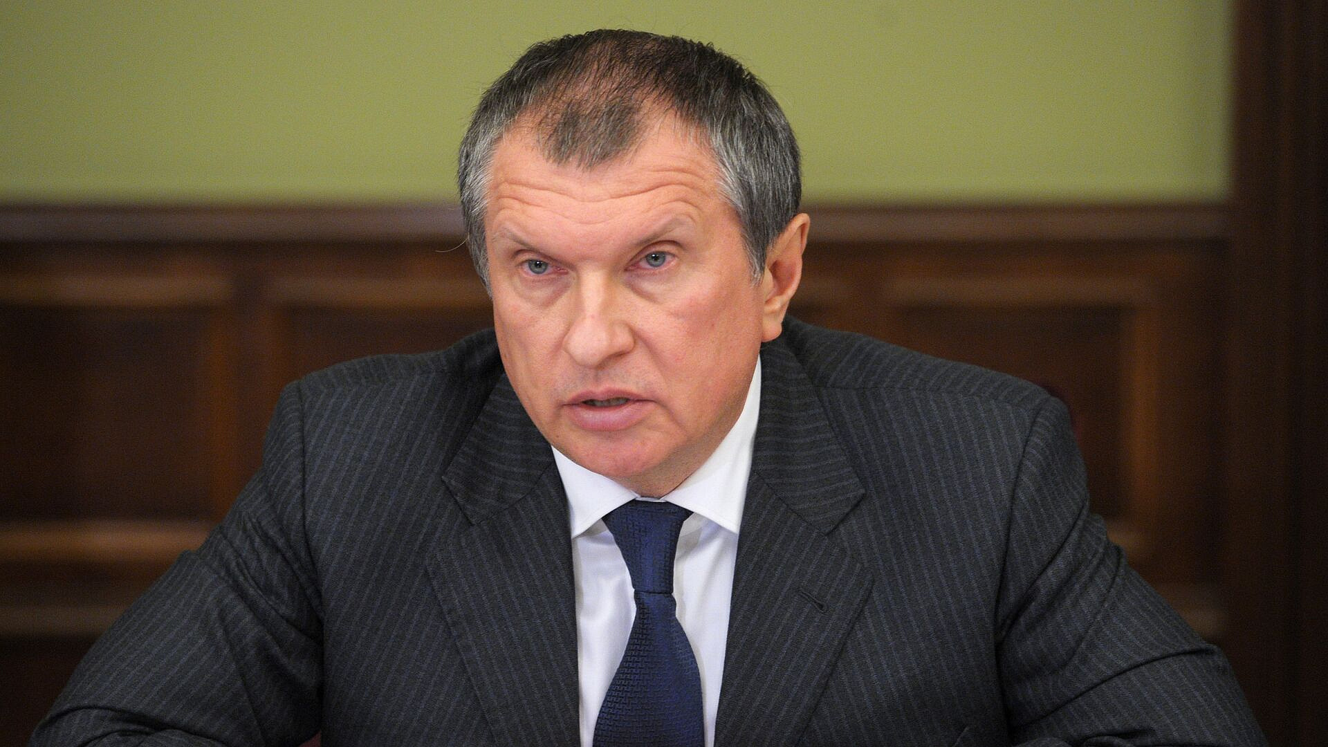 Мир стоит на пороге крупнейшего пузыря на финансовом рынке, заявил Сечин