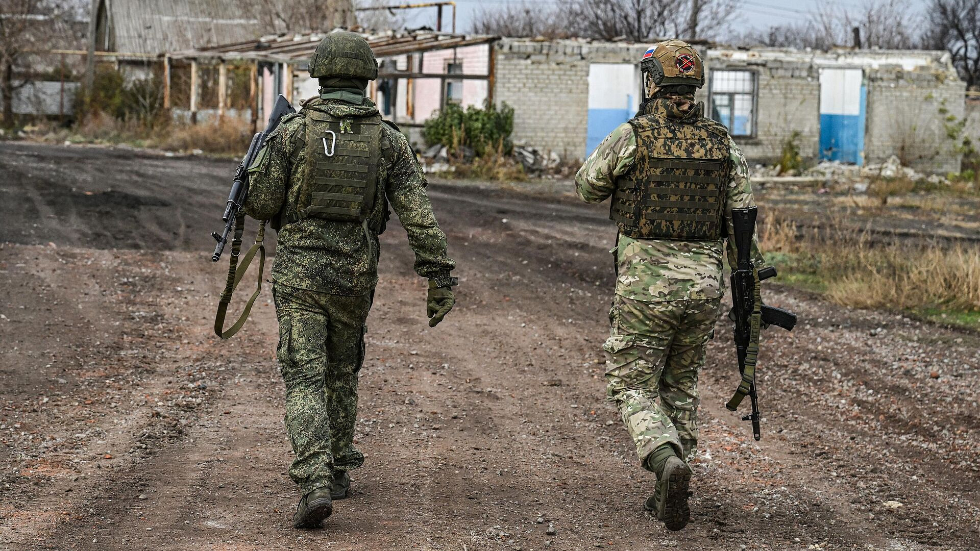 Разведчики рассказали, как эвакуировали мирных жителей из Новгородского