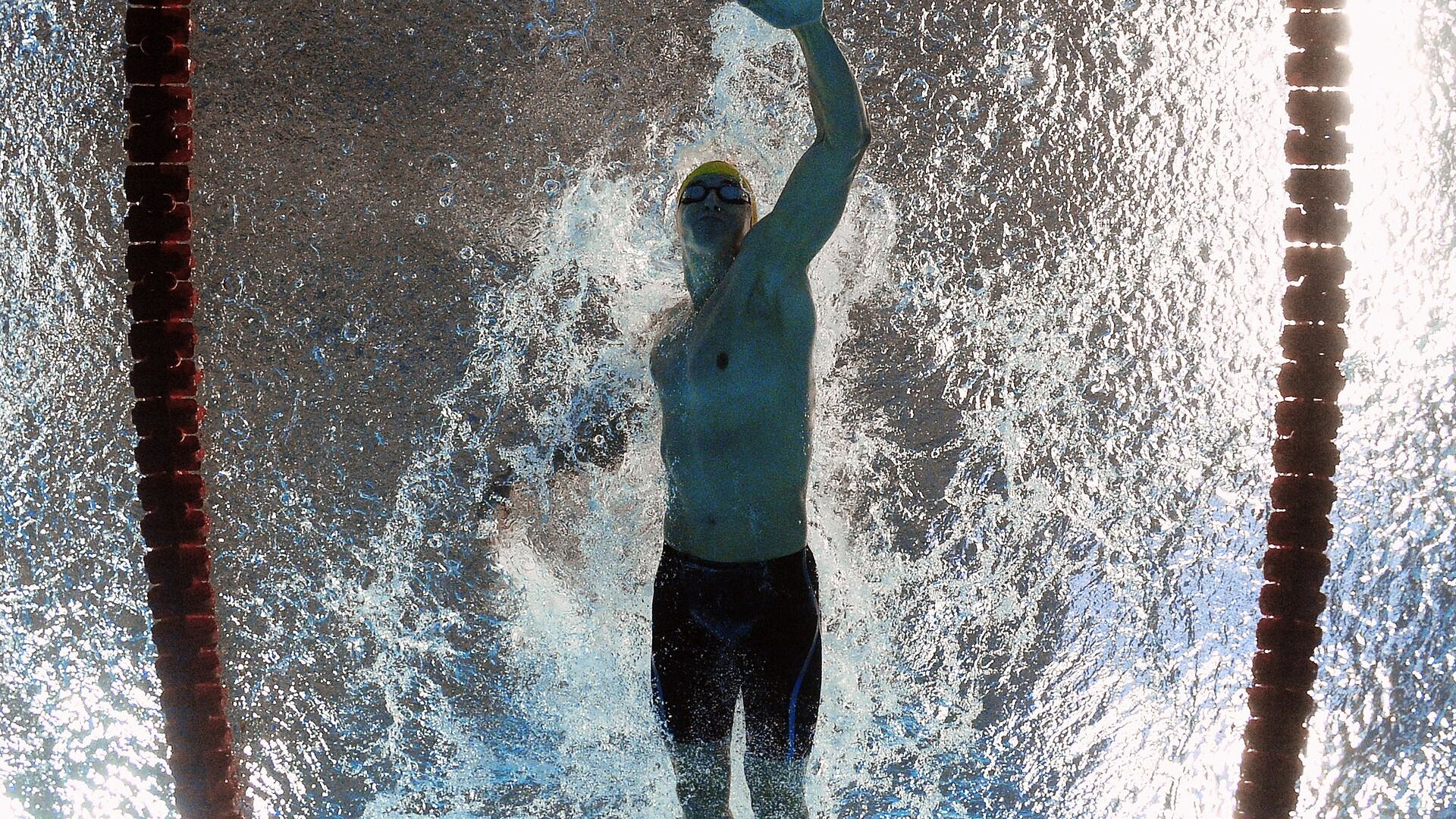 Пловец Макэвой побил мировой рекорд на дистанции 50 метров вольным стилем