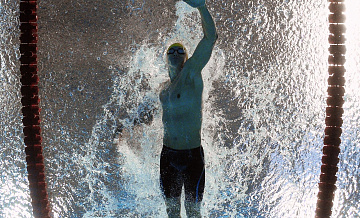 Пловец Макэвой побил мировой рекорд на дистанции 50 метров вольным стилем