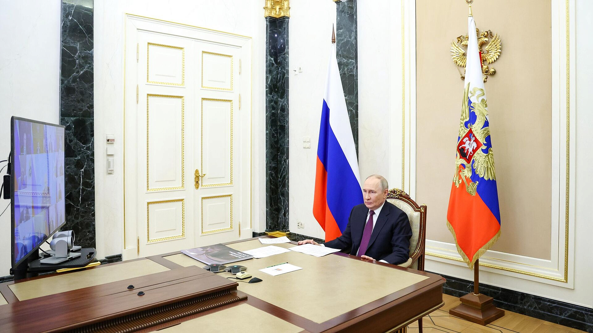 Путин спросил министра сельского хозяйства о стабилизации цен на продукты