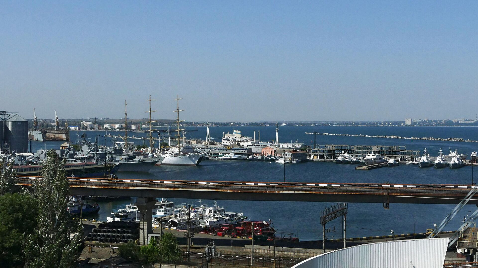 "Уходят в землю". Депутат Рады пришел в ужас от увиденного в Одессе