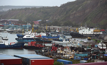 Путин обсудит с Хуснуллиным реконструкцию Корсаковского порта