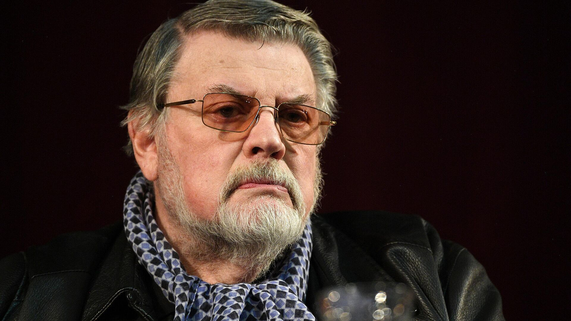 Хазанов сообщил, что телефонный номер Ширвиндта удалять не собирается