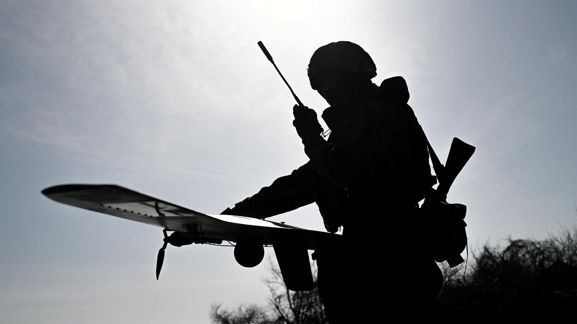 Расчет БПЛА под Херсоном навел артиллерию "Днепра" на гаубицу ВСУ