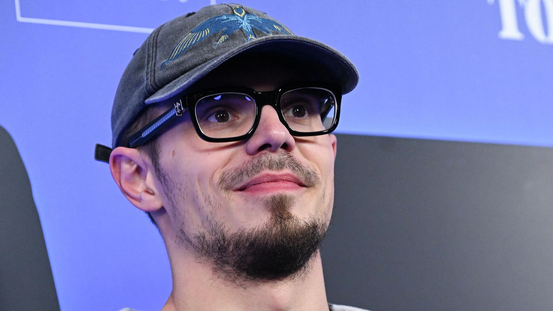 Признанный экстремистом блогер получил иск на 11 миллионов рублей