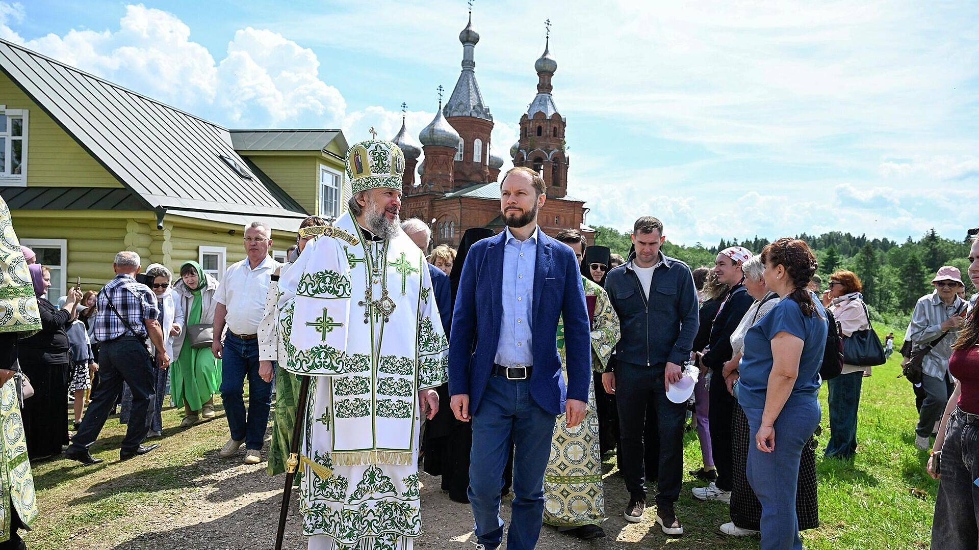 Королев принял участие в Волжском крестном ходе