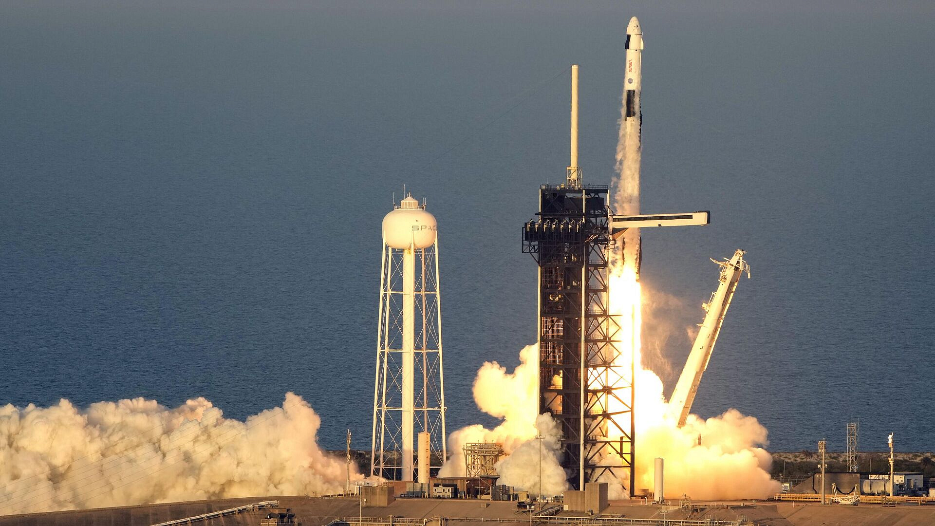 Космонавт Тетерятников полетит на Crew Dragon в 2026 году