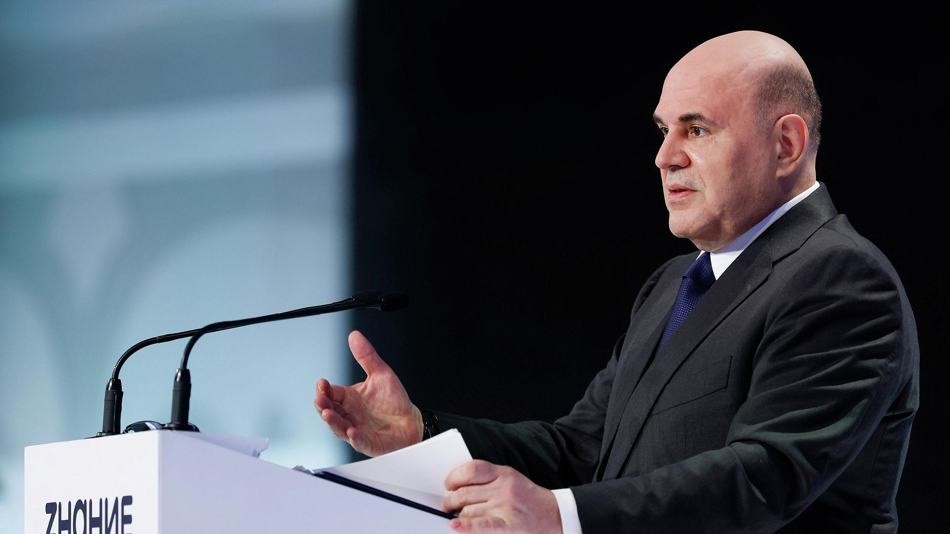 Мишустин посетил республиканский онкодиспансер в Якутске