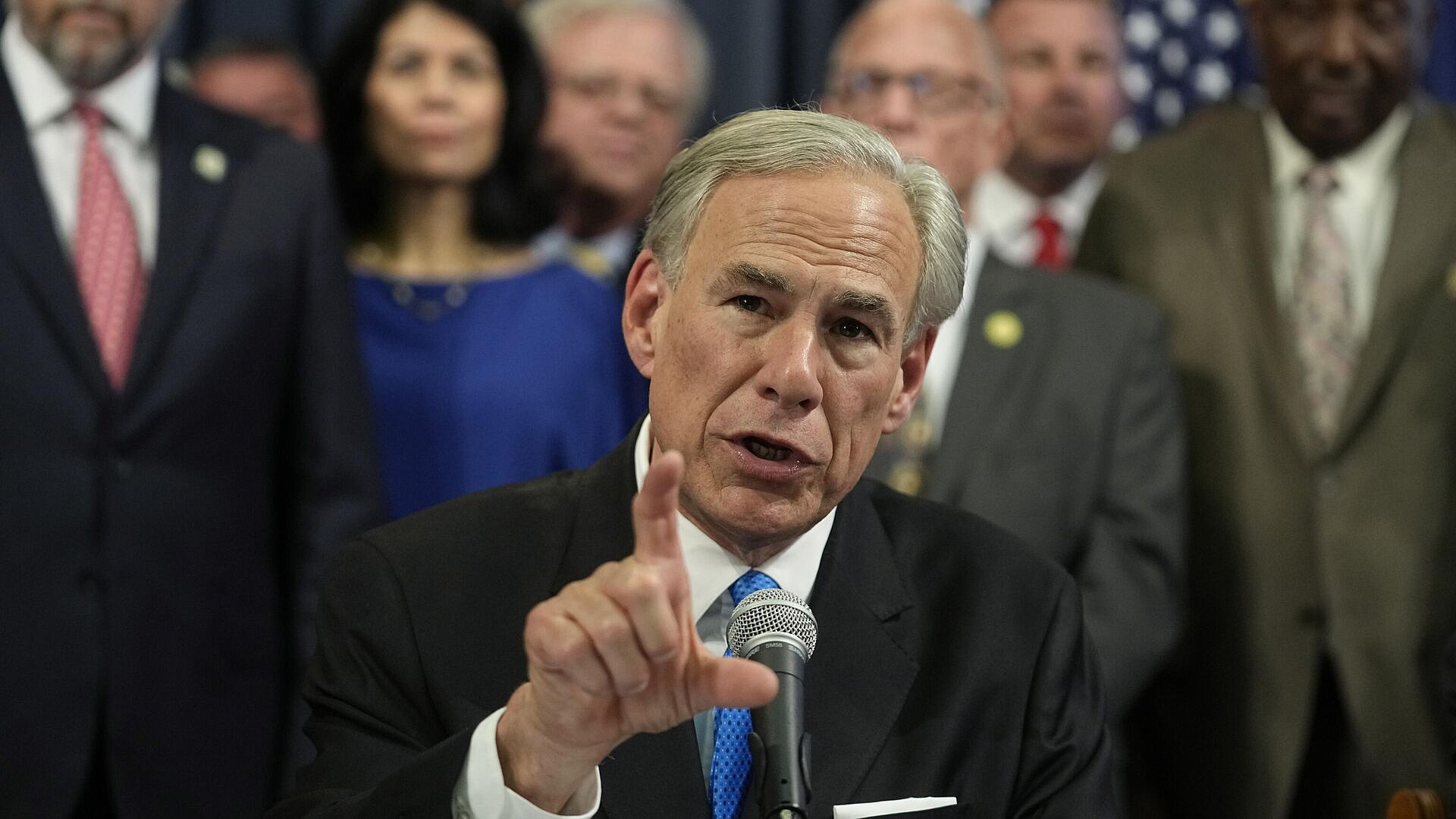 Губернатор Техаса приказал разместить нацгвардию по всему штату