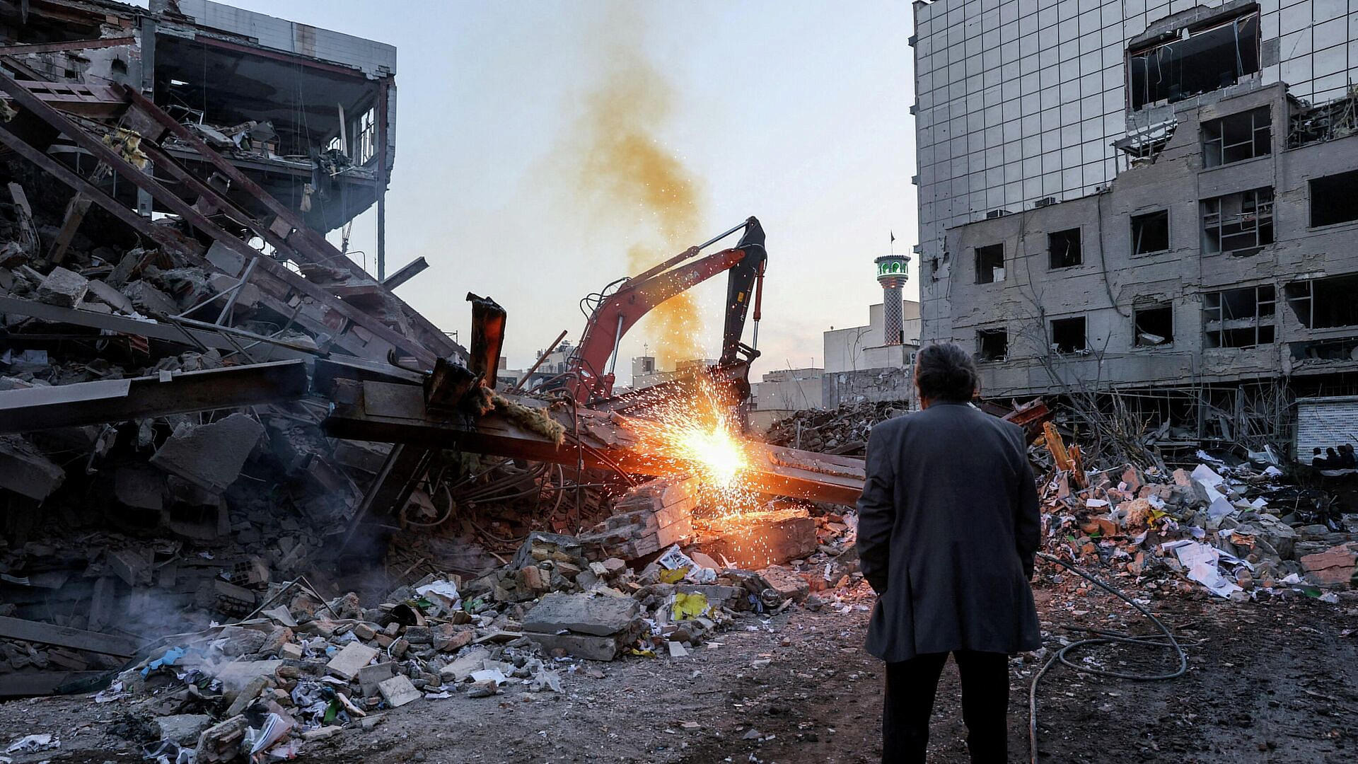 США из-за конфликта в Иране могут забыть про Украину, пишет Politico