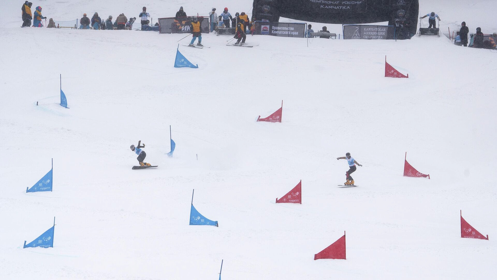 Названы победители в параллельном гигантском слаломе на ЧР по сноуборду