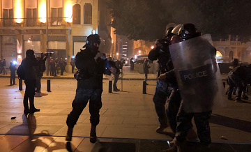 На массовой акции протеста в Бейруте вспомнили остров Эпштейна