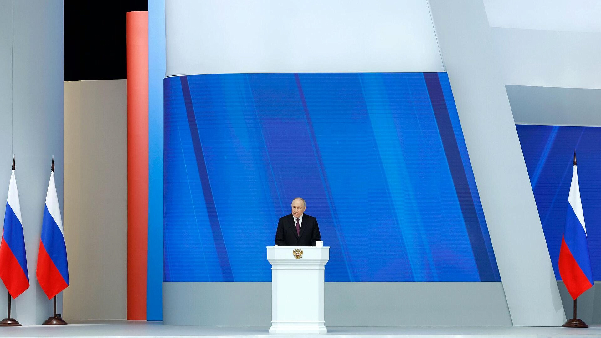 Путин поручил утвердить все новые нацпроекты до конца года