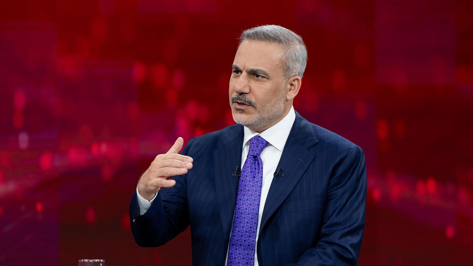 Фидан обсудил с Аракчи и США усилия по прекращению конфликта вокруг Ирана