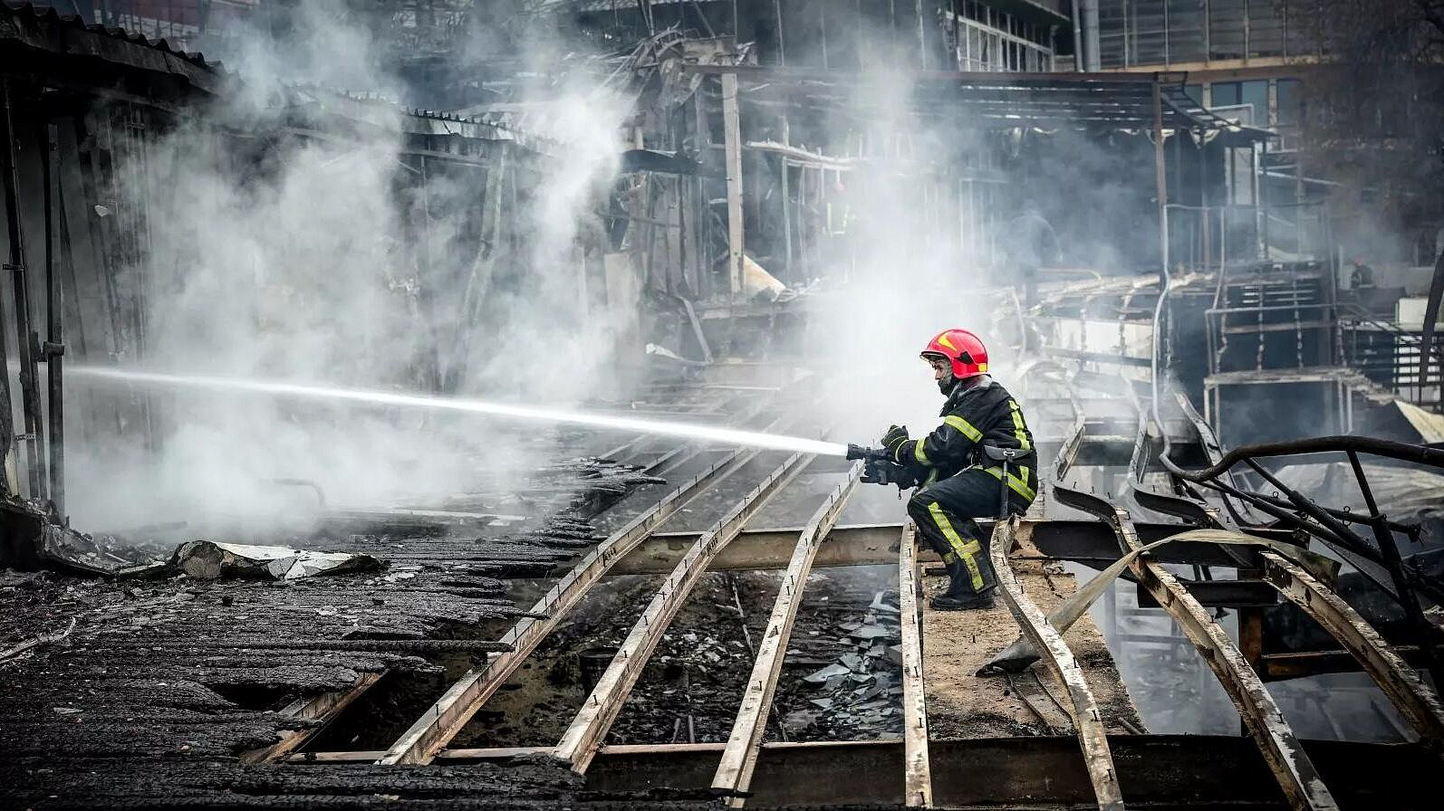 На Украине заявили о пожарах на энергетических объектах в Одесской области
