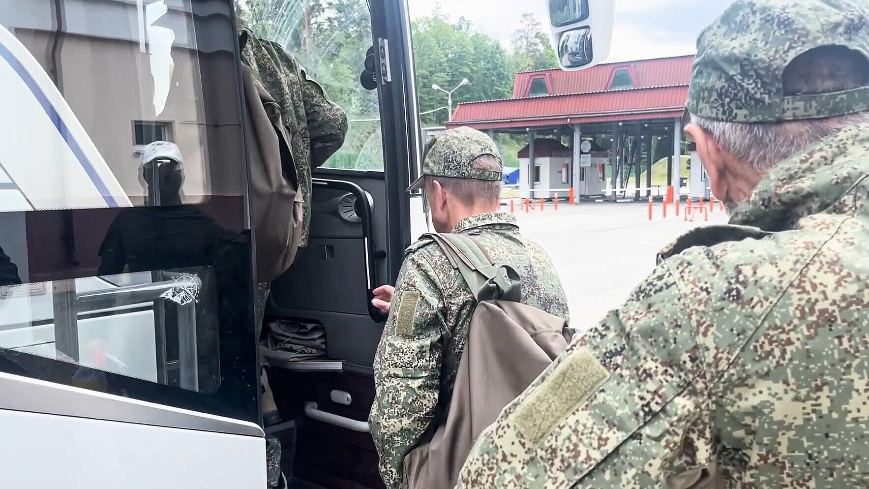 Слуцкий прокомментировал обмен военнопленными с Украиной