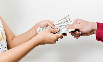 В РФ приостановлены переводы валюты между банками