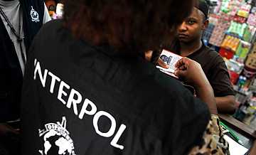 Интерпол задержал почти четыре тысячи человек за торговлю людьми
