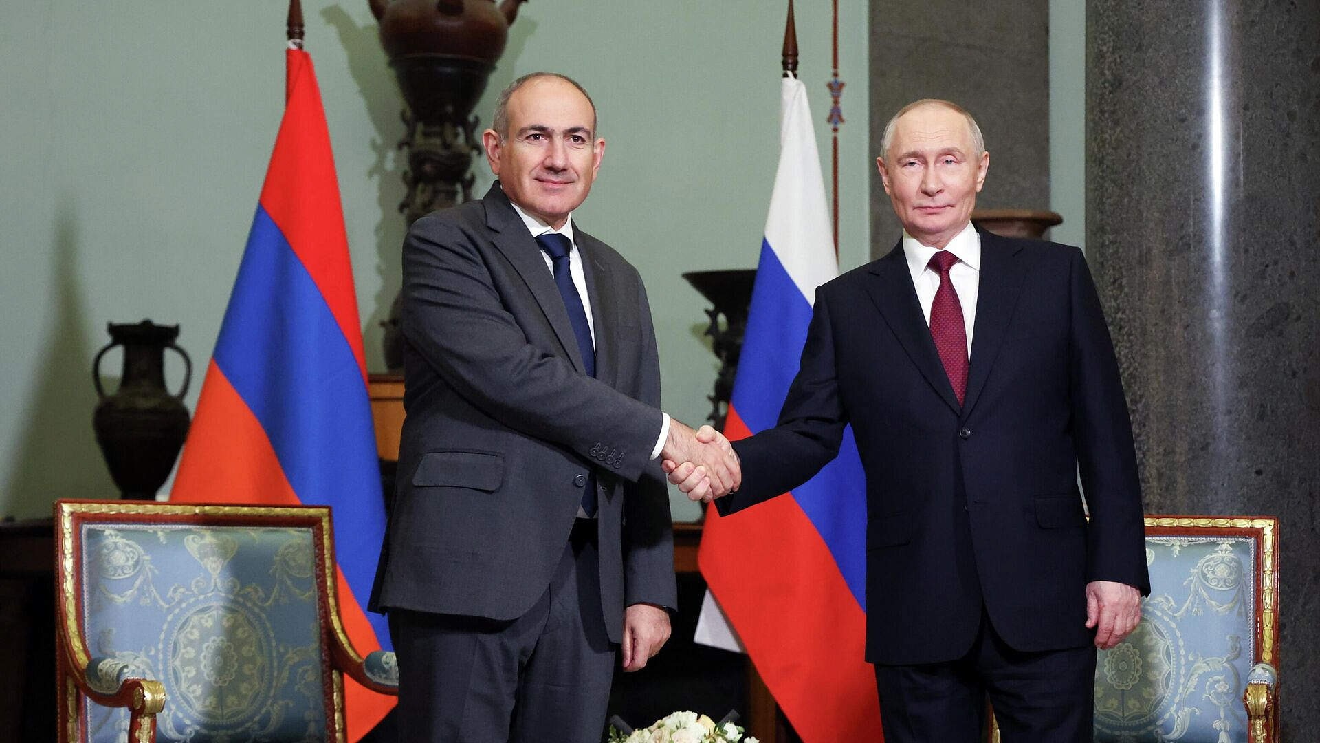 Путин встретился с Пашиняном в Кремле