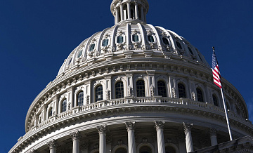 Эксперт призвал США "затянуть пояса" для борьбы с долговой спиралью