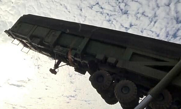 Медведев: наличие ядерного оружия "проветривает мозги"