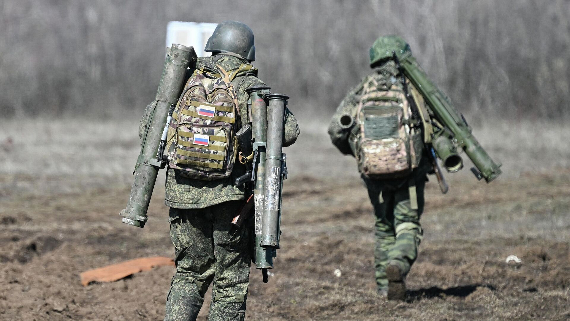 "Восток" держит инициативу и продвигается на запад, заявило Минобороны