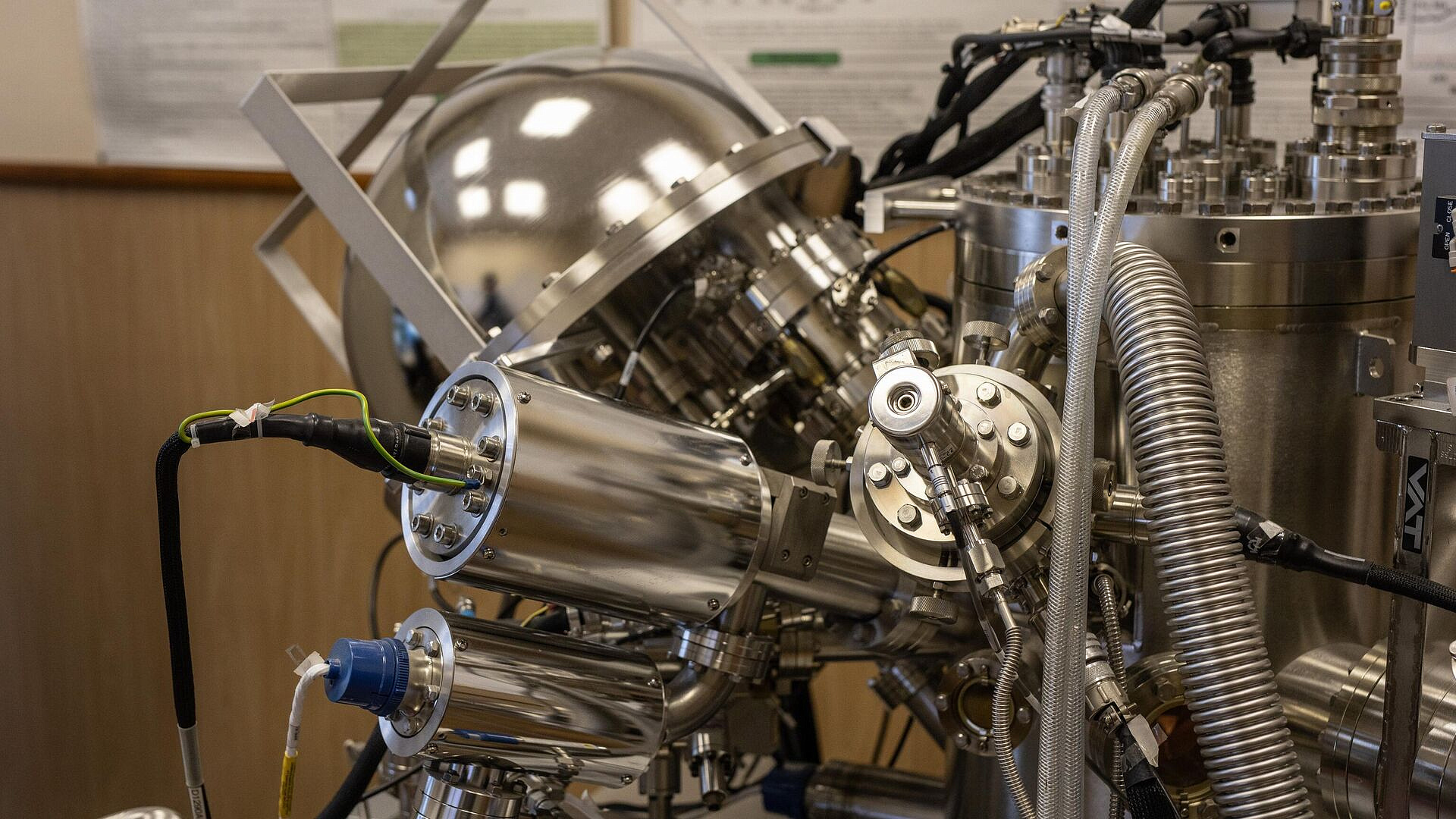 Ученые создали "космический" материал для солнечных батарей