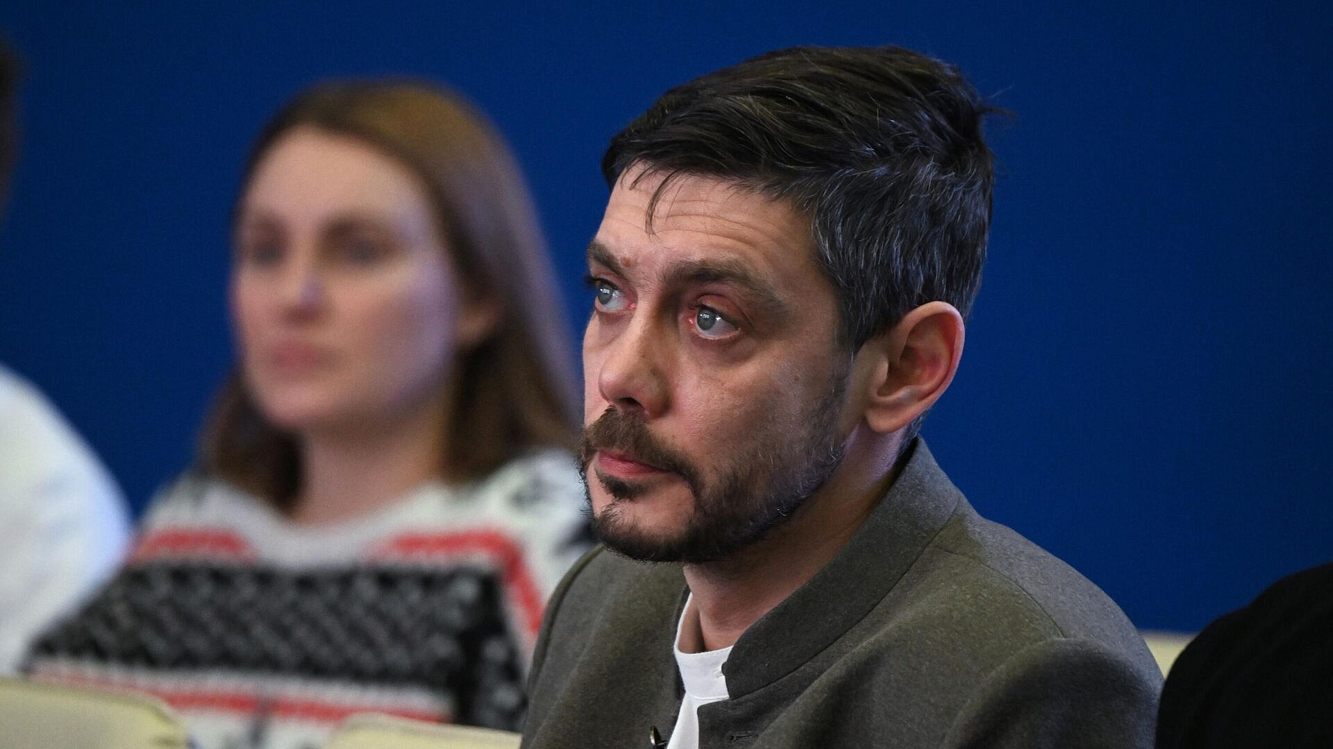 Основателя издания Readovka доставили в суд