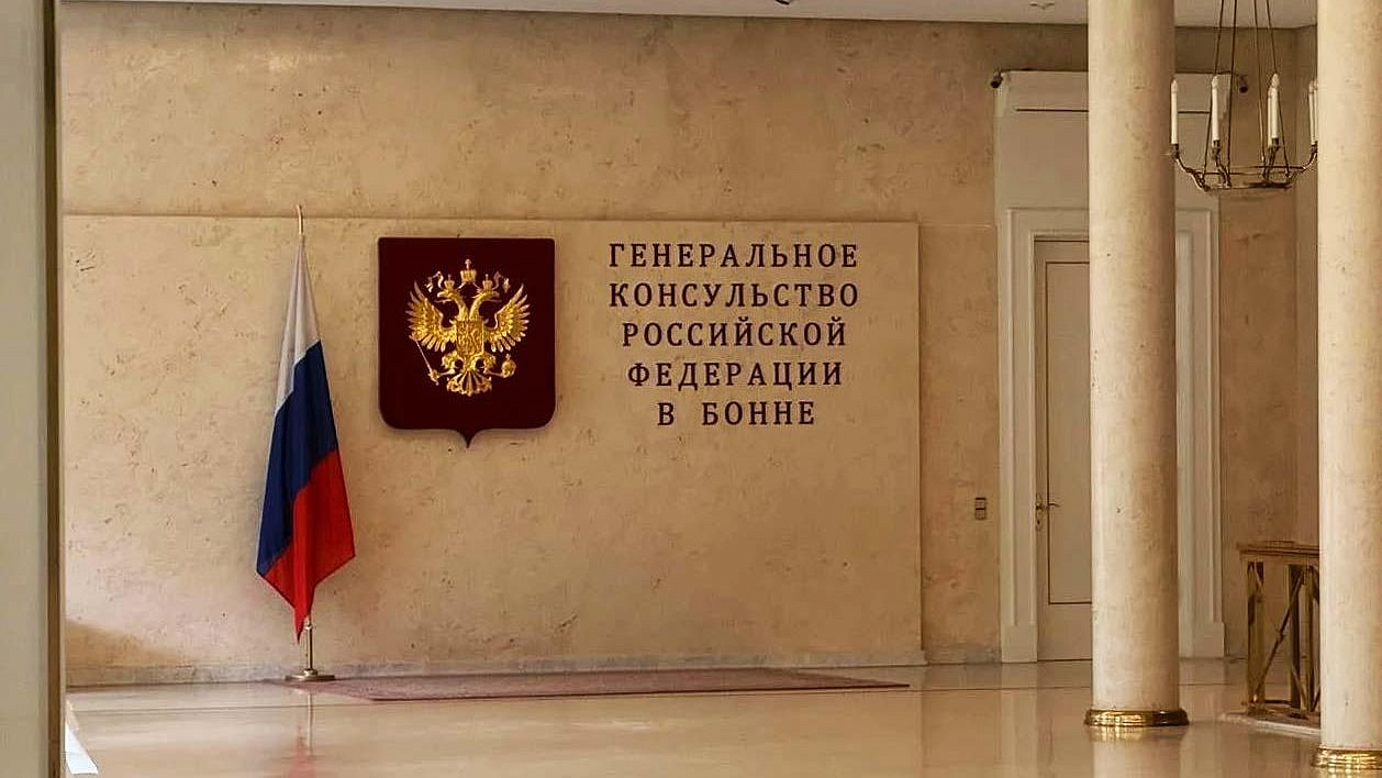 Россия не оставит закрытие генконсульства в Бонне без ответа, заявил посол