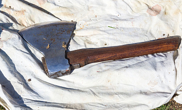 В ХМАО ученик принес в школу топор