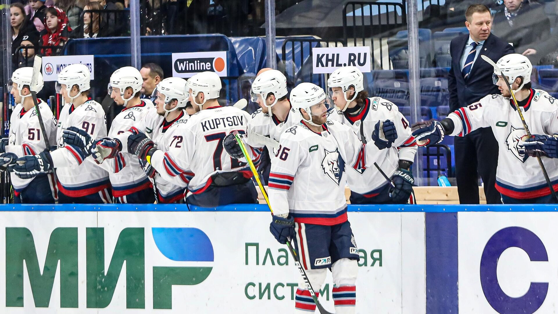 Перенесенный матч Первой лиги "Нефтехимик" — "Факел" пройдет без зрителей