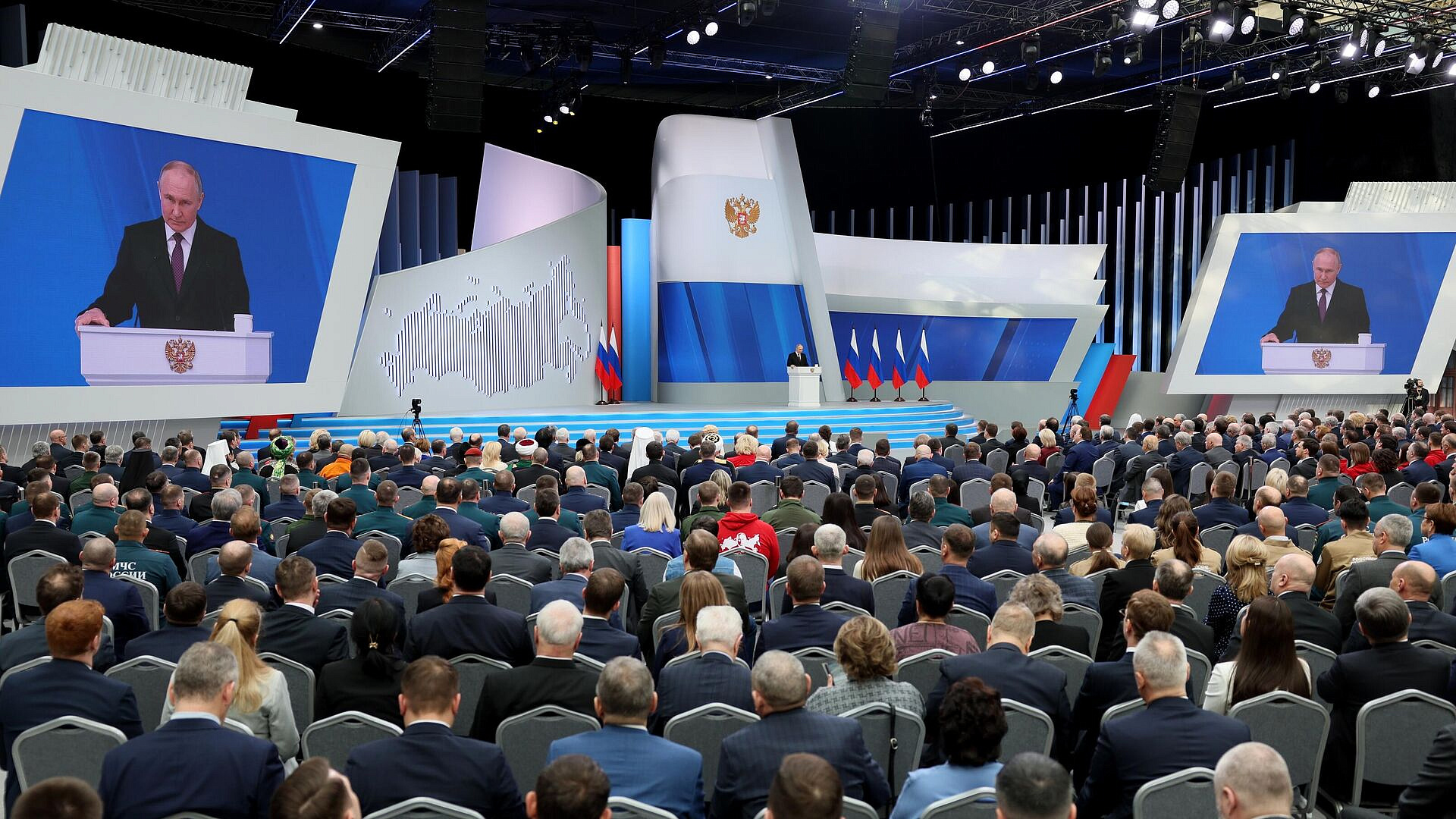Россия выстроила систему управления на последних технологиях, заявил Путин