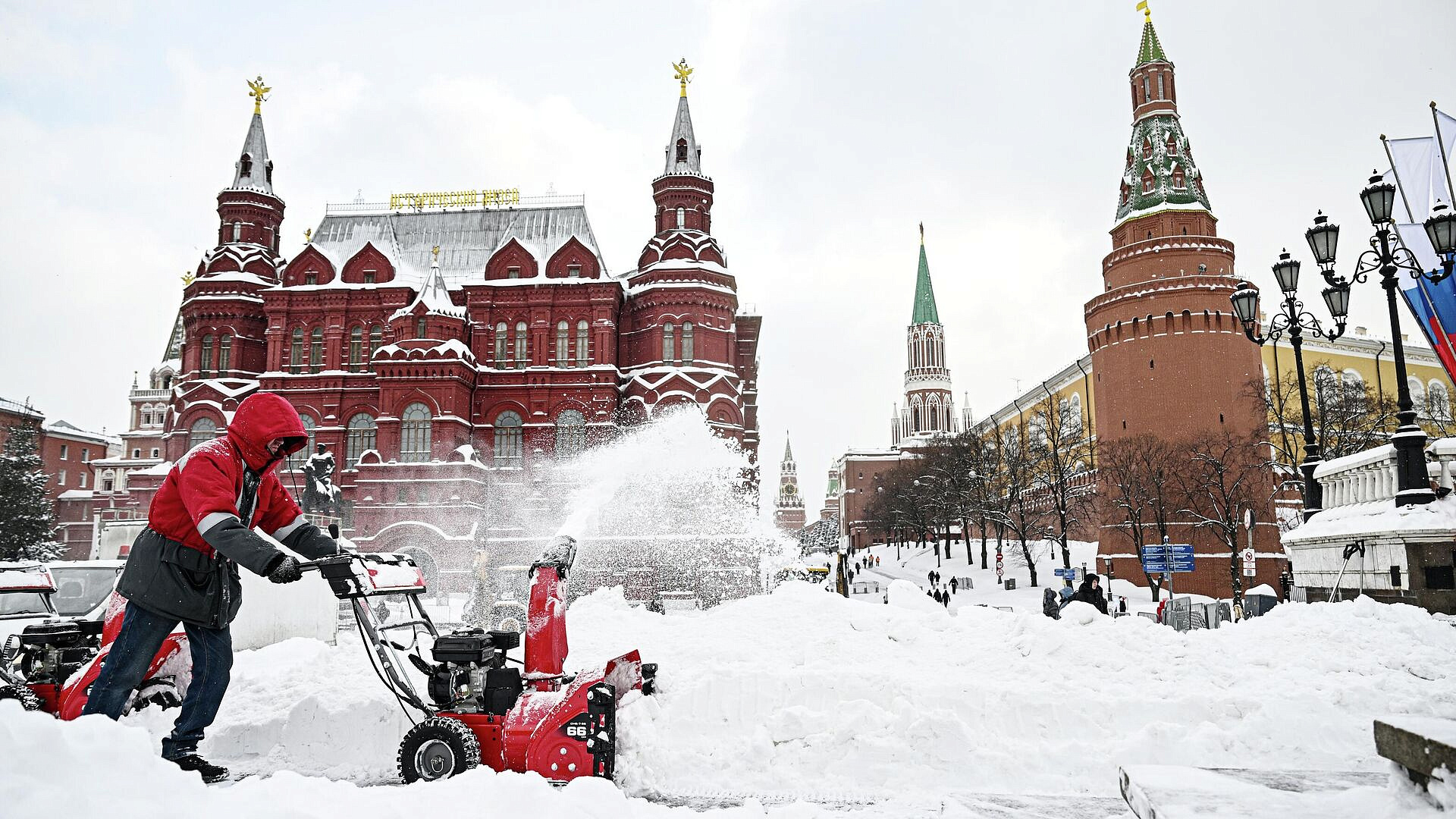 Синоптик рассказал о рекордных сугробах в Москве