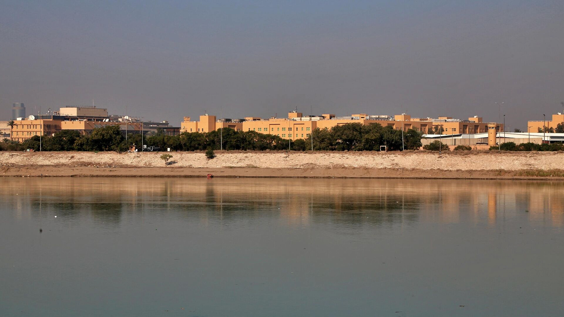 СМИ: БПЛА пытался атаковать логистический центр посольства США в Багдаде