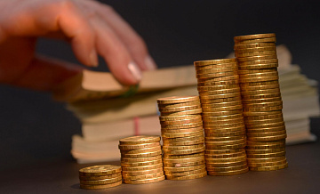 Стало известно, сколько зарабатывают обеспеченные россияне