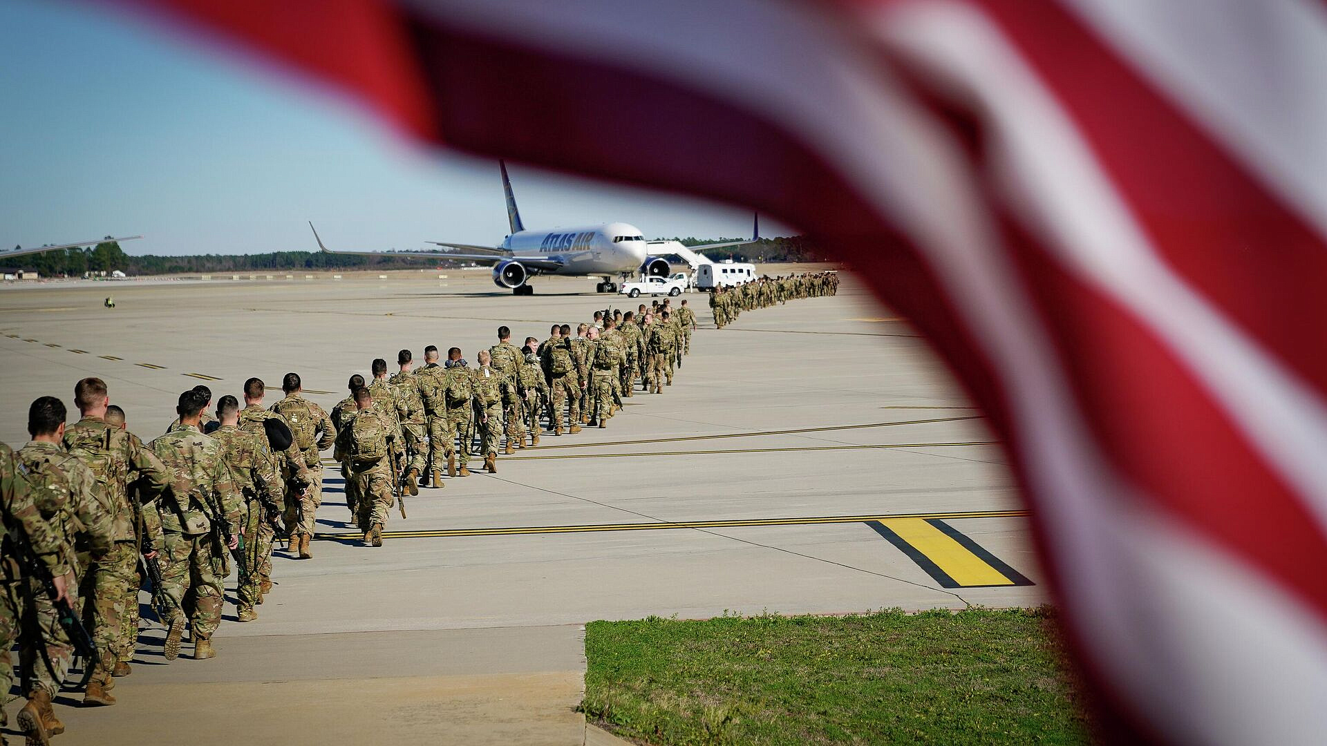Свыше 40 женщин из числа военных США пострадали в операции в Иране