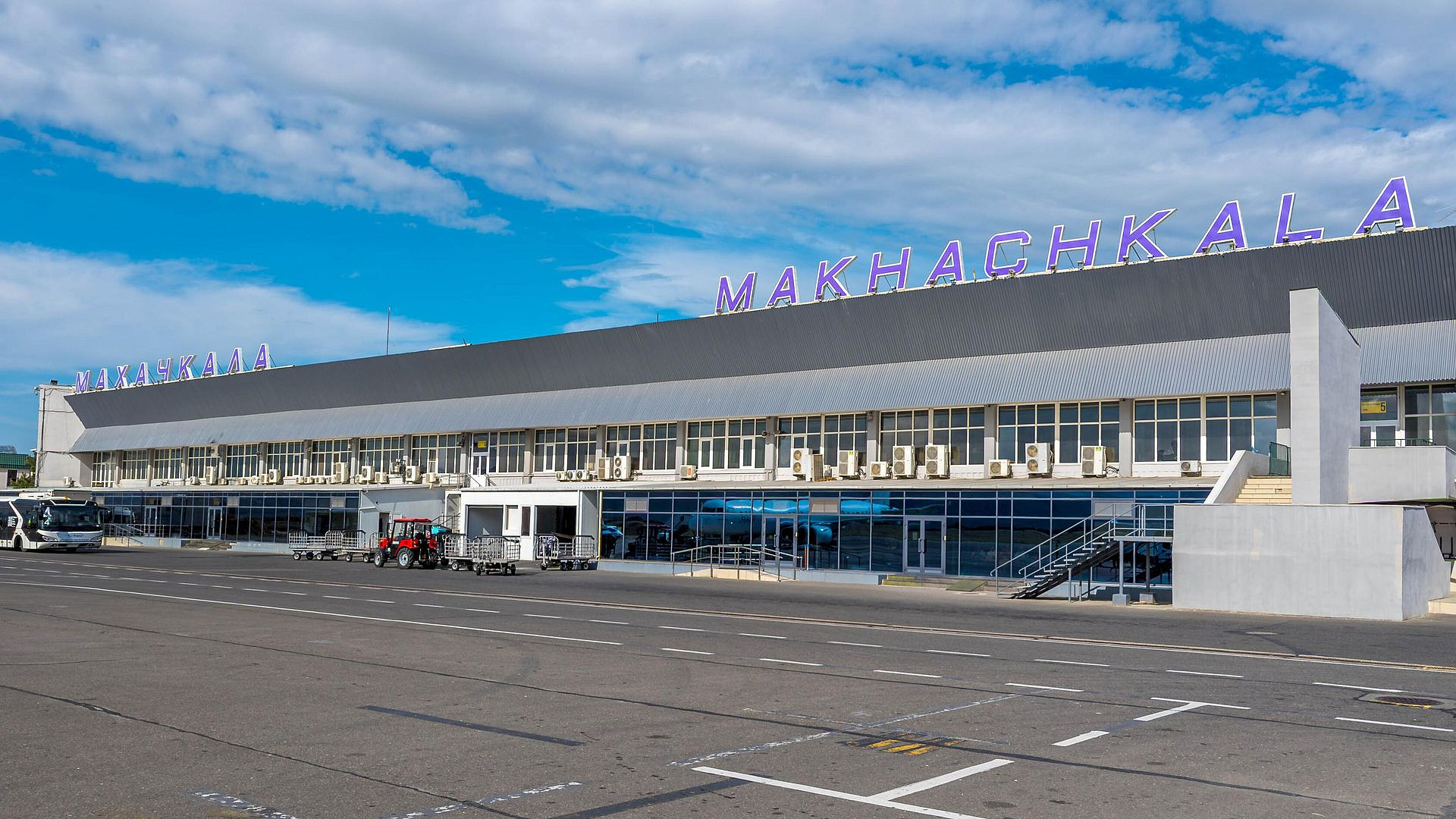 В аэропорту Махачкалы ввели ограничения