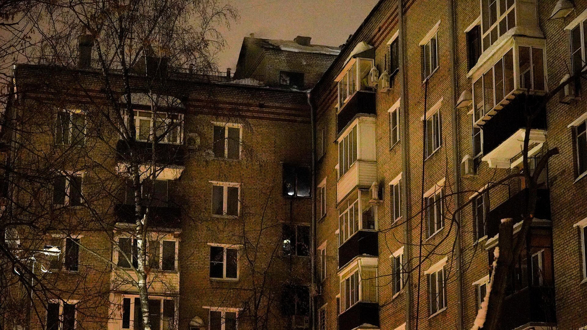 В жилом доме в Москве полностью ликвидировали пожар