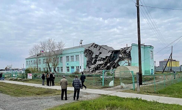 В здании частично обрушившейся в Татарске школы ввели режим ЧС