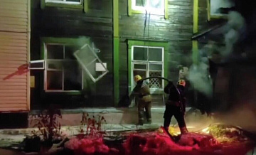 В ГУМВД назвали причину пожара в многоквартирном доме в Новосибирске
