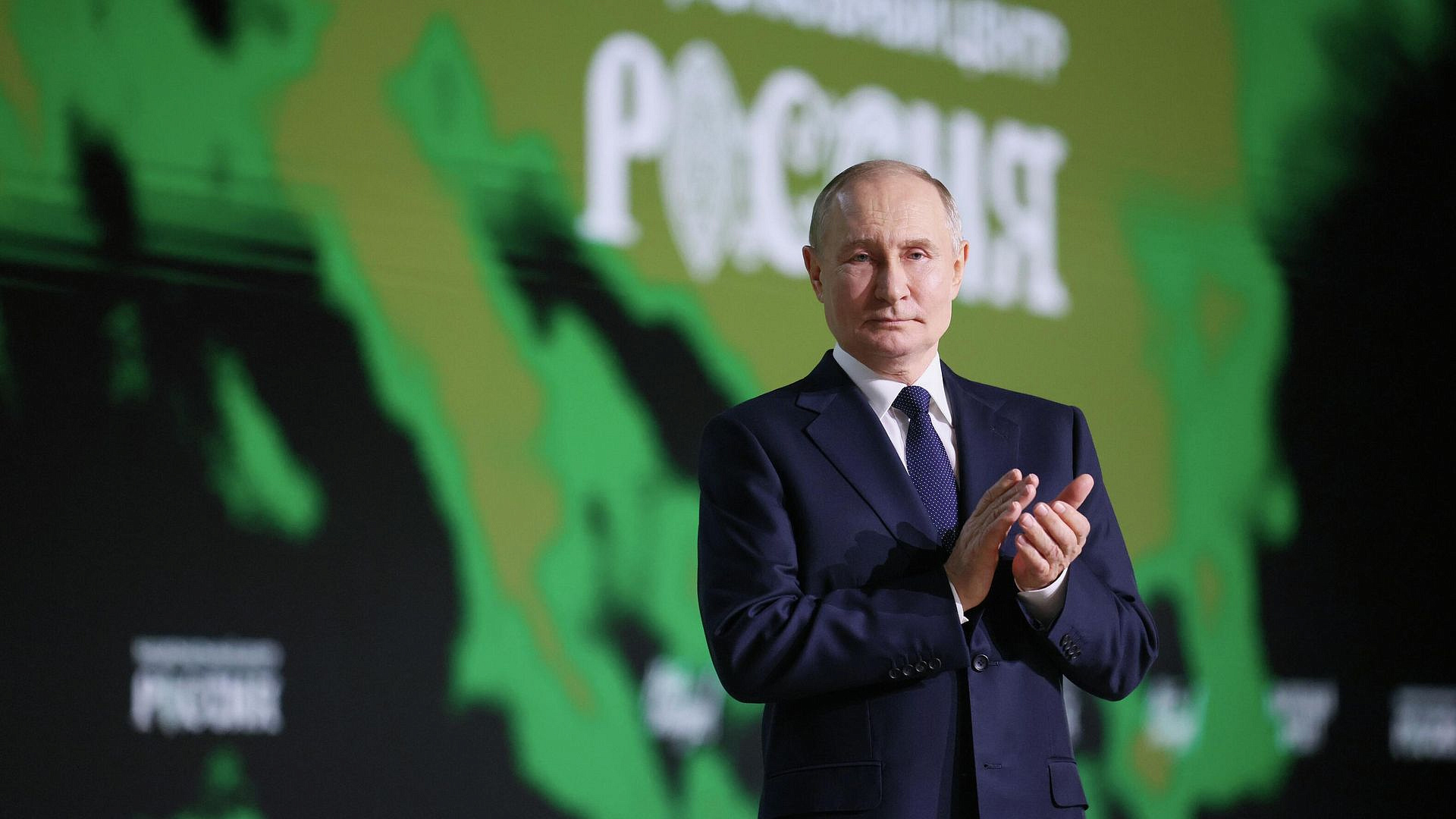 Путин вручил премию "Все для Победы!" спасшему более 20 человек в Дагестане