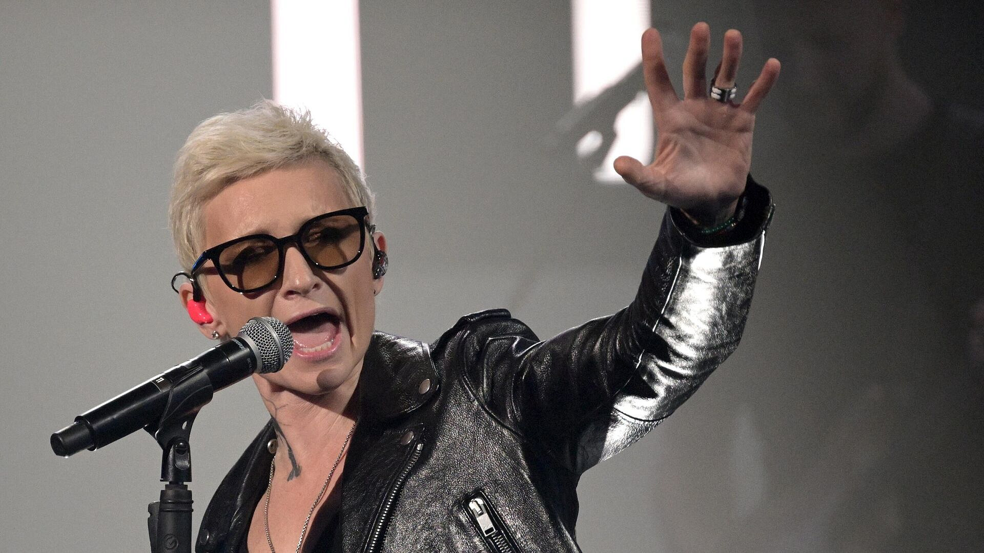 Депутат призвал отменить концерт Арбениной в Южно-Сахалинске