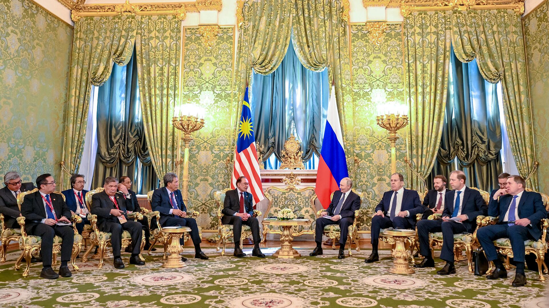 Путин отметил вклад премьера Малайзии в продвижение партнерства с Россией